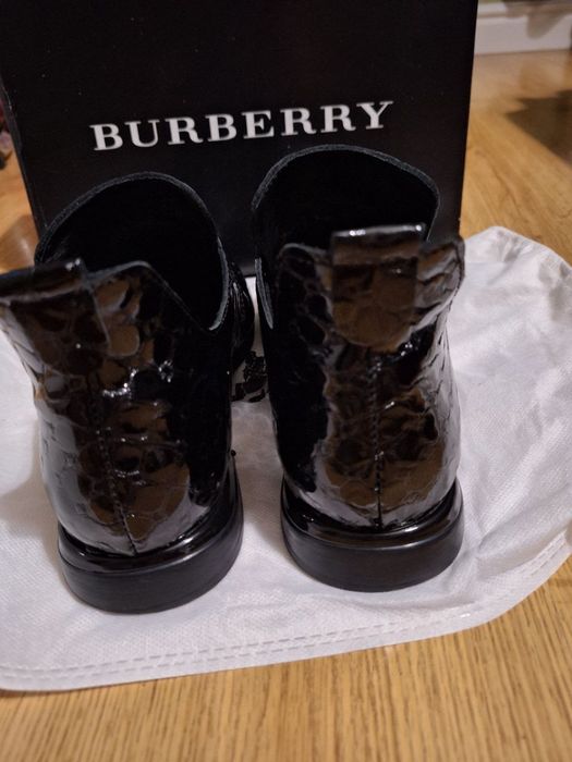 BURBERRY-Оригинални Дамски Обувки.