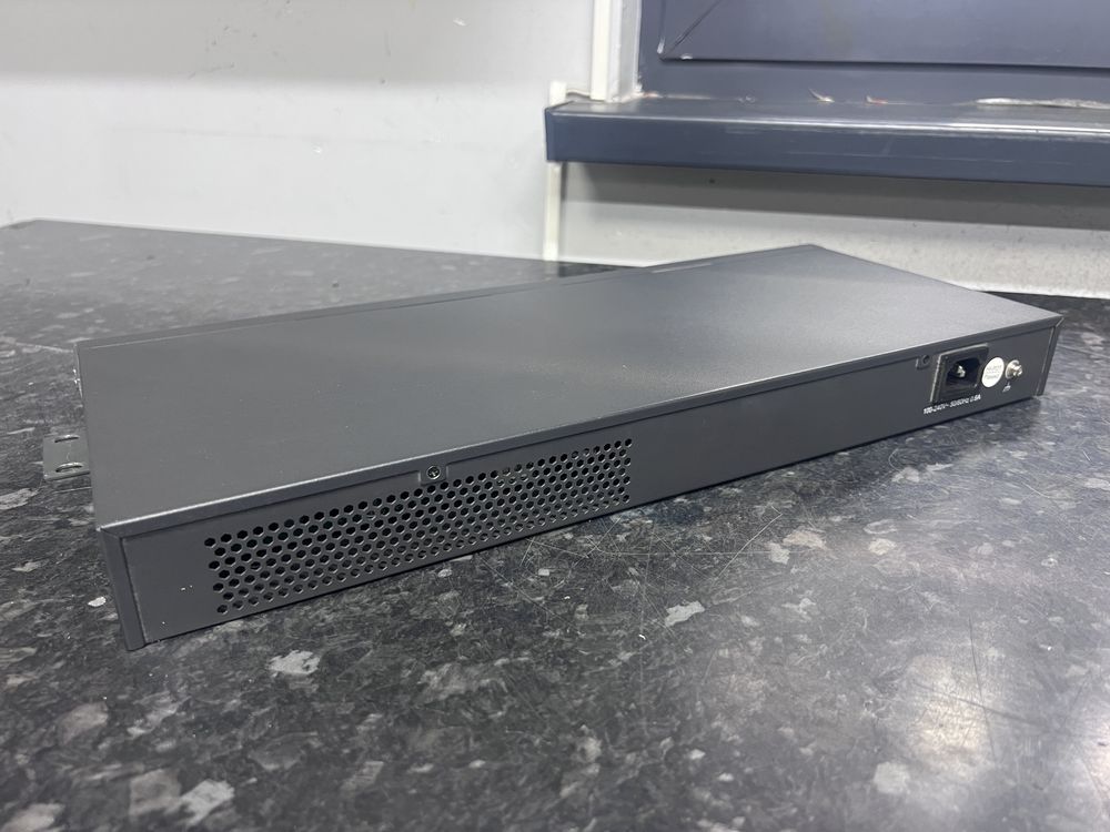 Хаб TP LINK 24 портовый gigabit