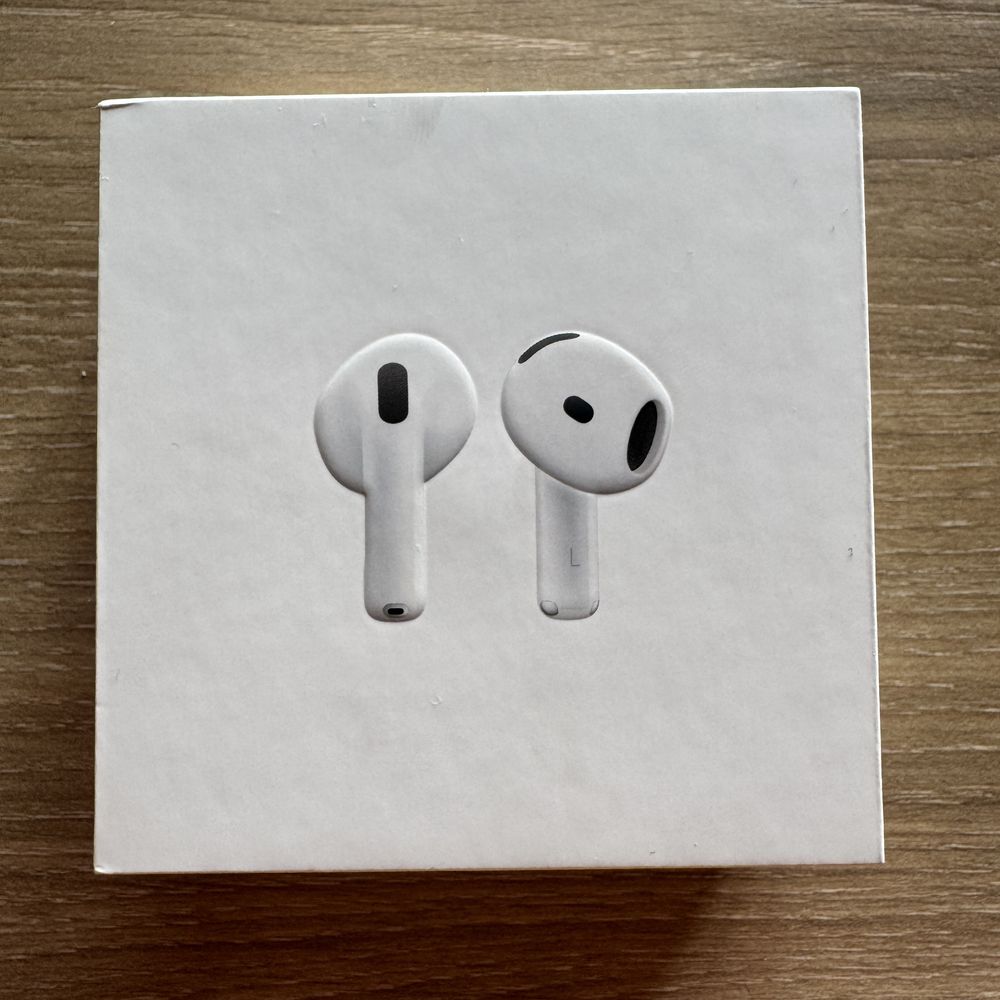 AirPods 4 (чисто нови, запечатани, с гаранция от iSTYLE)