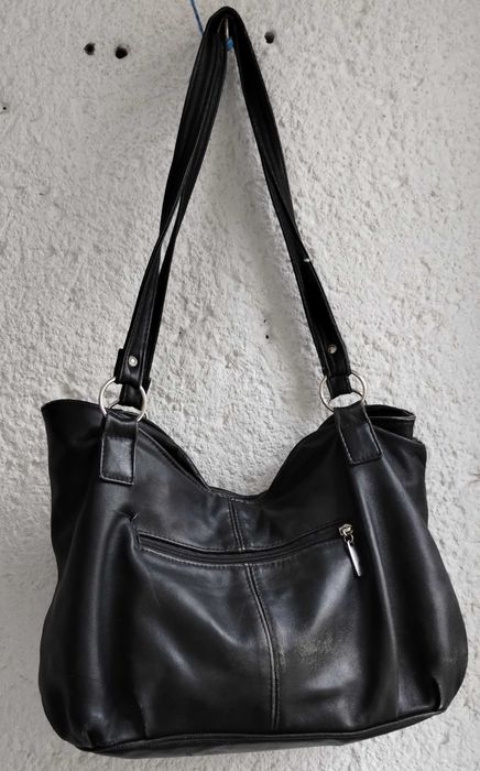 Geanta piele naturala, neagra, dimensiuni 41 x 22 x 13 cm + poseta