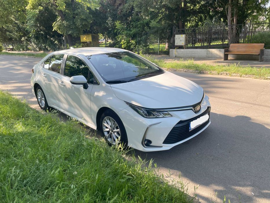 Toyota Corolla Sedan 1.6 Dynamic (4 cilindri), 28.000km, Garantie!