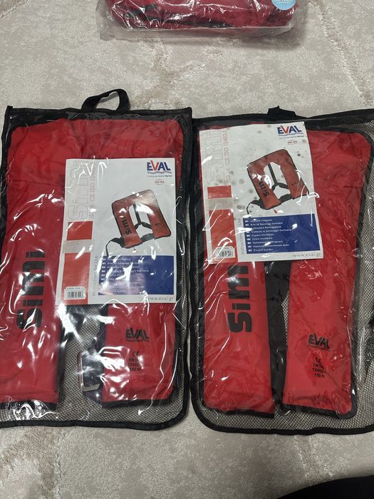2 бр. нови спасителни жилетки EVAL SIMI 150N