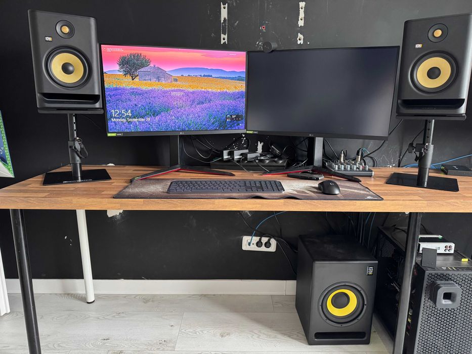 Boxe Rokit RP7 G4 & Subwoofer KRK S10.4 & Mixer Behringer Xenyx 802S