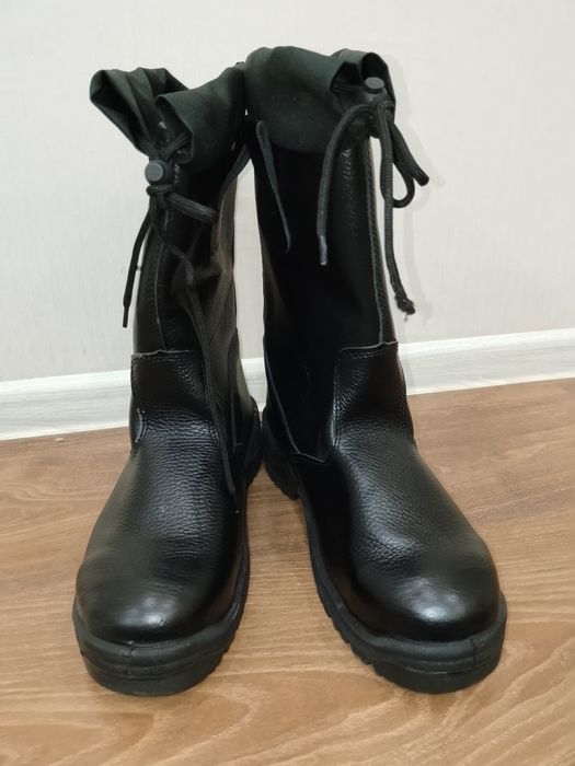 Продам сапоги новые кожаный