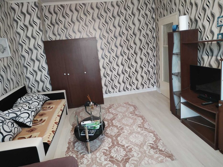 Отдава се под наем 350 лв гарсониера