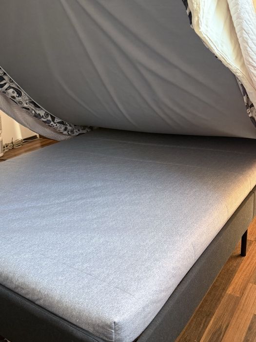 Cadru pat (140x200), somiera inclusa + 2 saltele