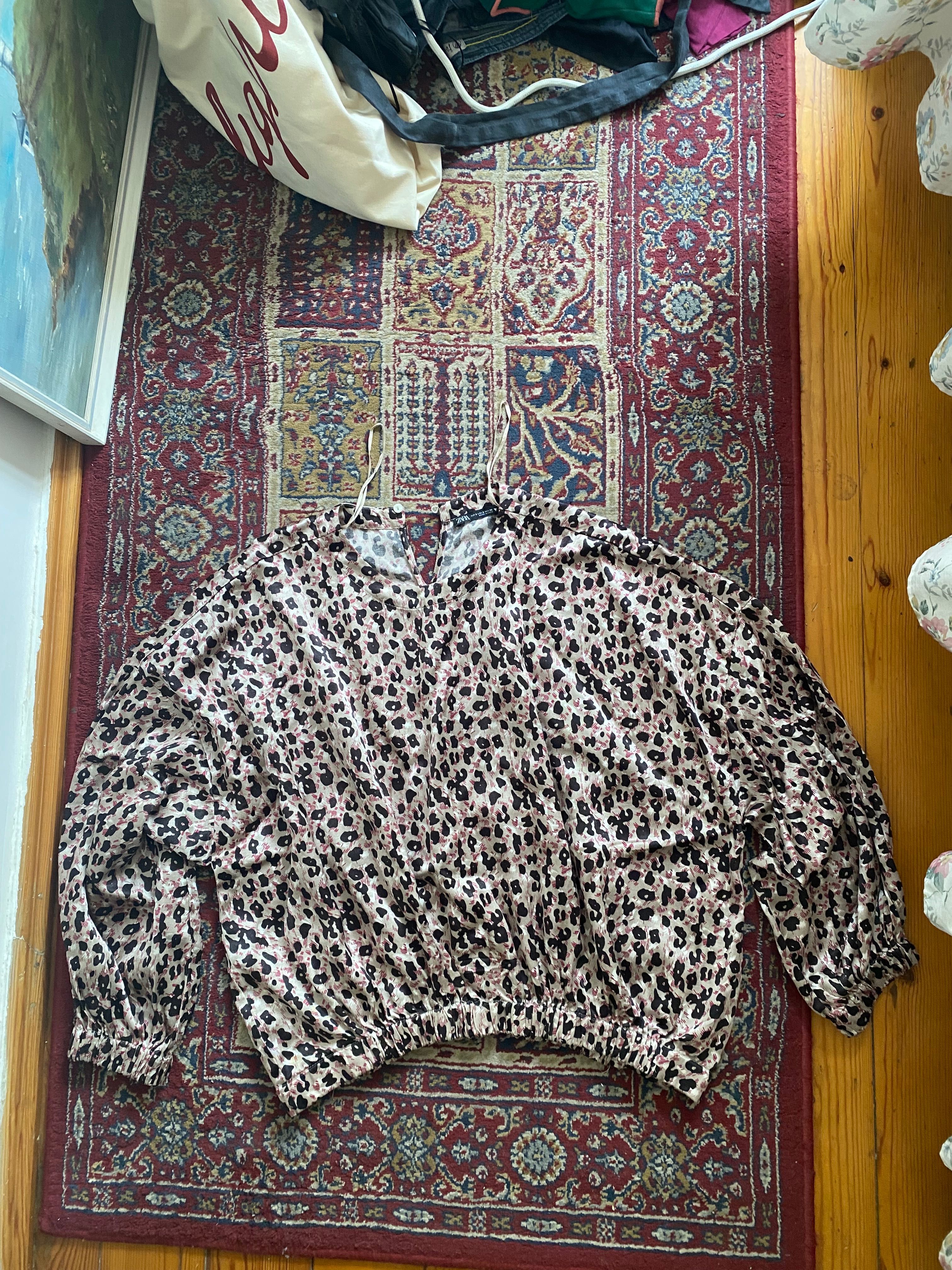 Блузка шелковая из Англии, Zara