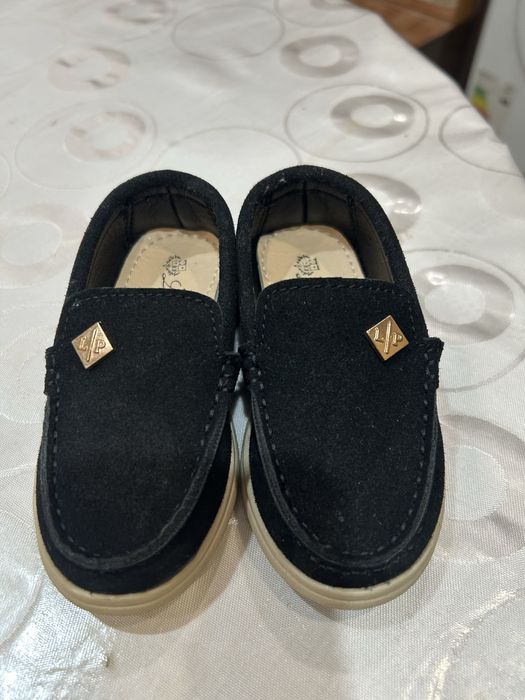 Продам лоферы новые