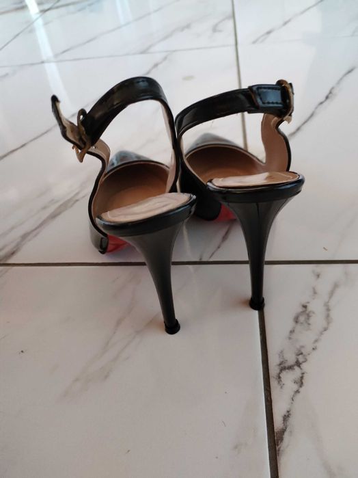 Pantofi de dama eleganti