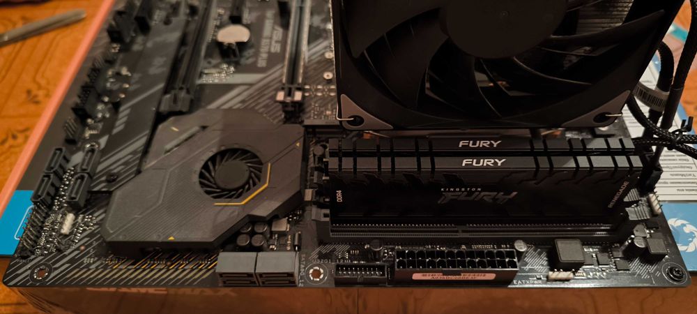 Материнская плата ASUS TUF GAMING X570-PLUS
