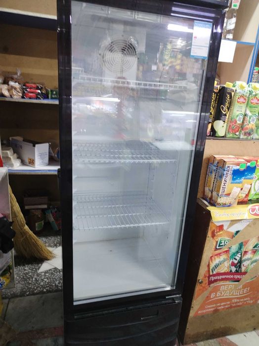 Холодильную витрину