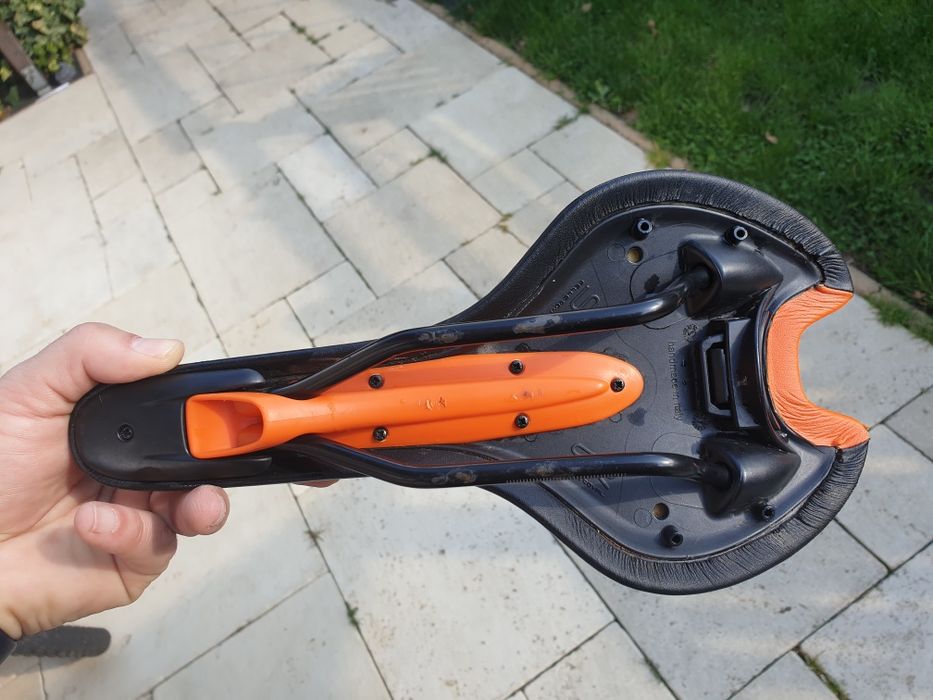 Vand sa bicicleta. Model Selle Royal Respiro