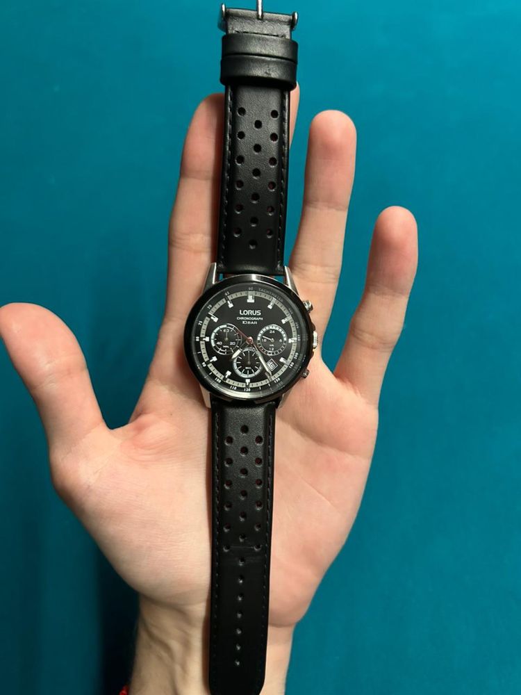 Продам часы Lorus chronograph