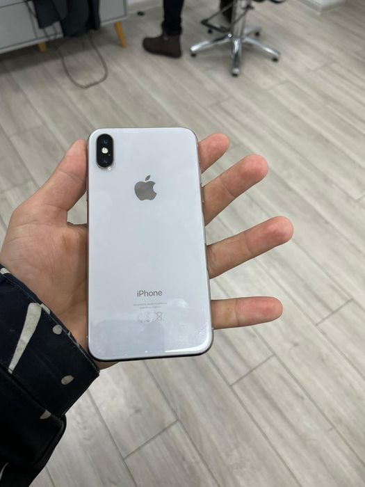 Vând iphone x telefonul merge foarte bine ie aproape nou tine bateria