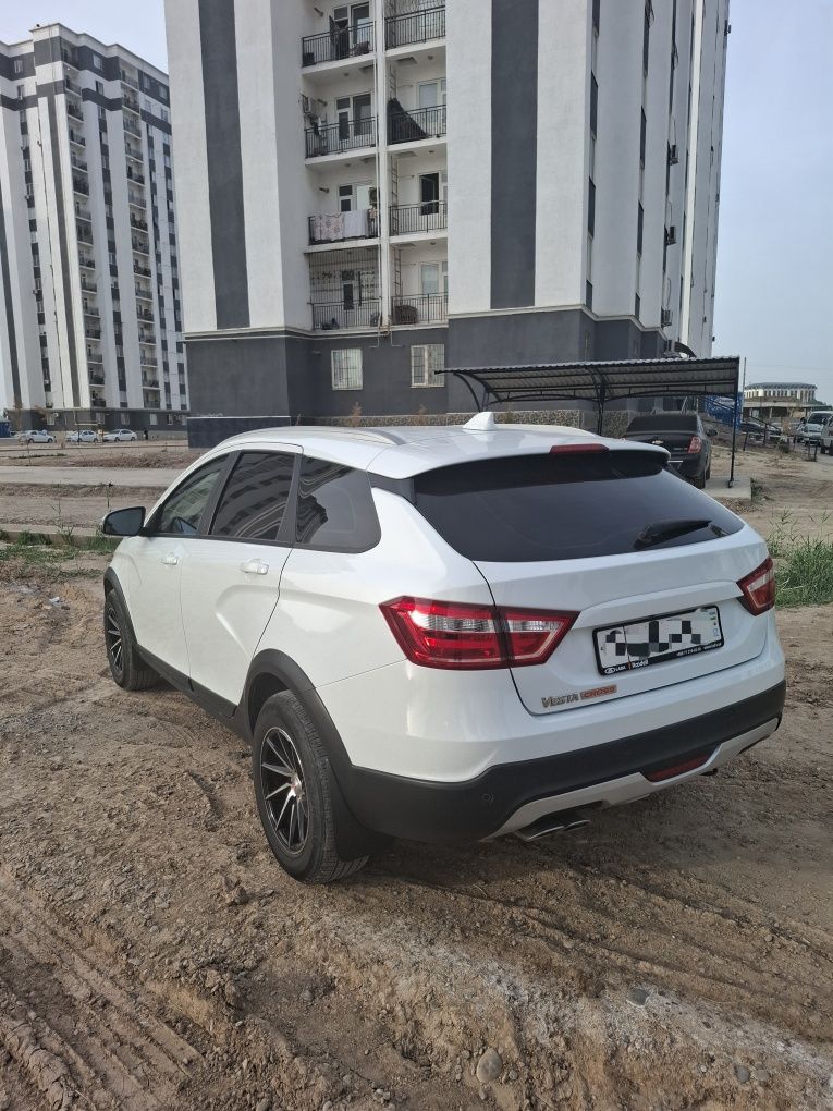Lada vesta sw cross sotiladi