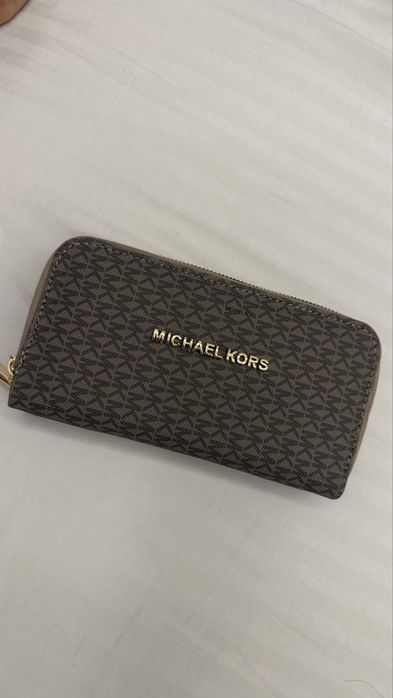 Vând portofel Michael Kors