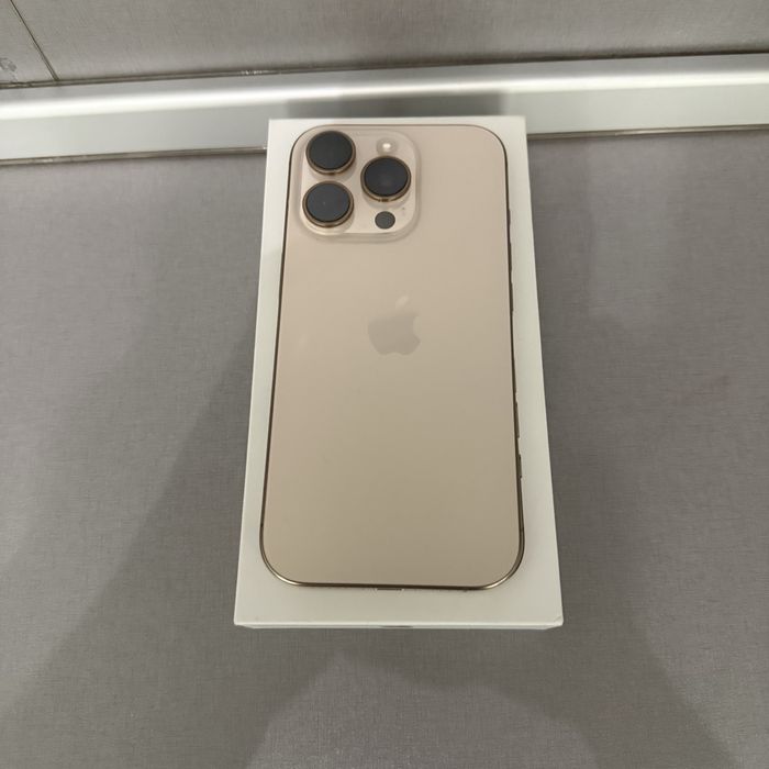 iphone 16 pro на 4-ри месеца като нов 100% батерия