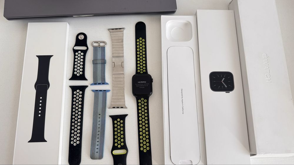 Продам часы apple watch 6, 44mm в отличном состоянии
