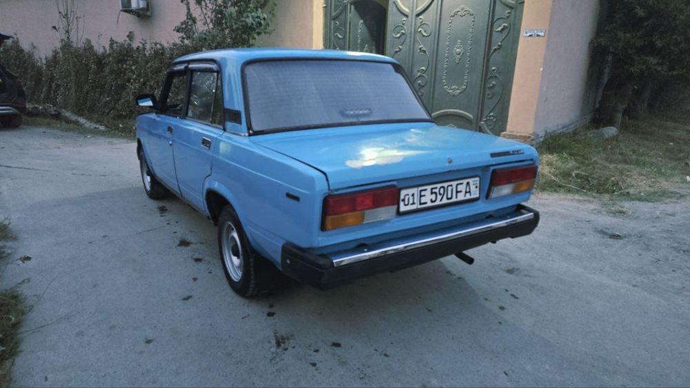 Vaz 2107 sotiladi