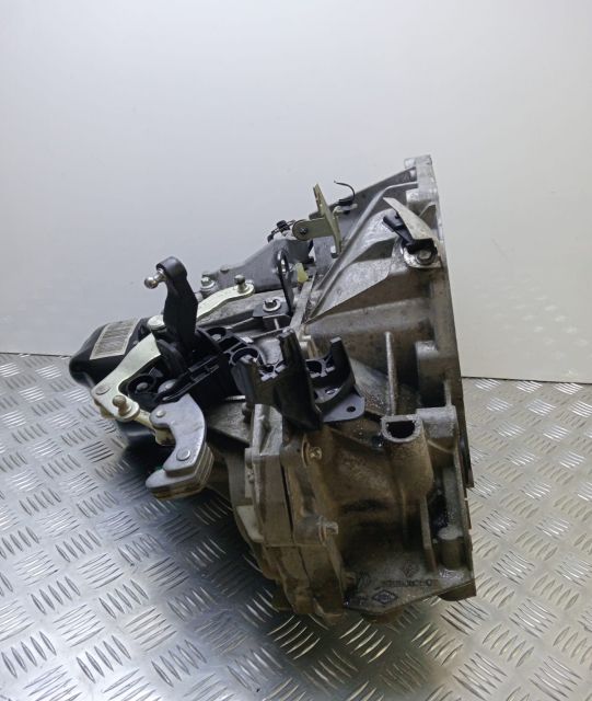 Cutie viteza 1.0 tce 5 trepte 304010192R Dacia Logan a 2-a generatie