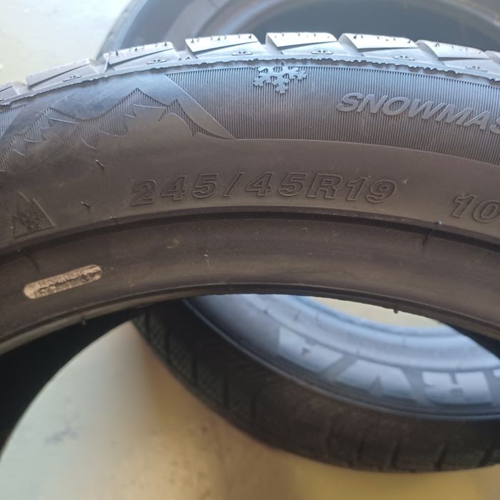 245 45 19 зимни 2 броя дот19