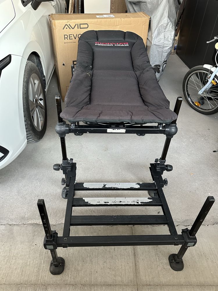 Фидер стол Preston Monster feeder chair