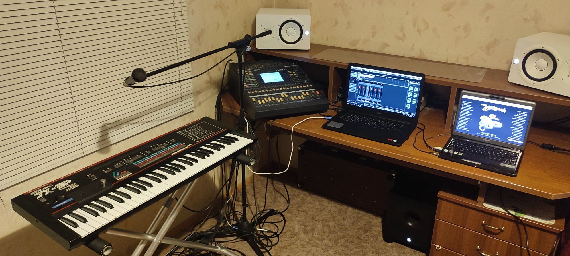 Roland JX-3P аналогов синтезатор