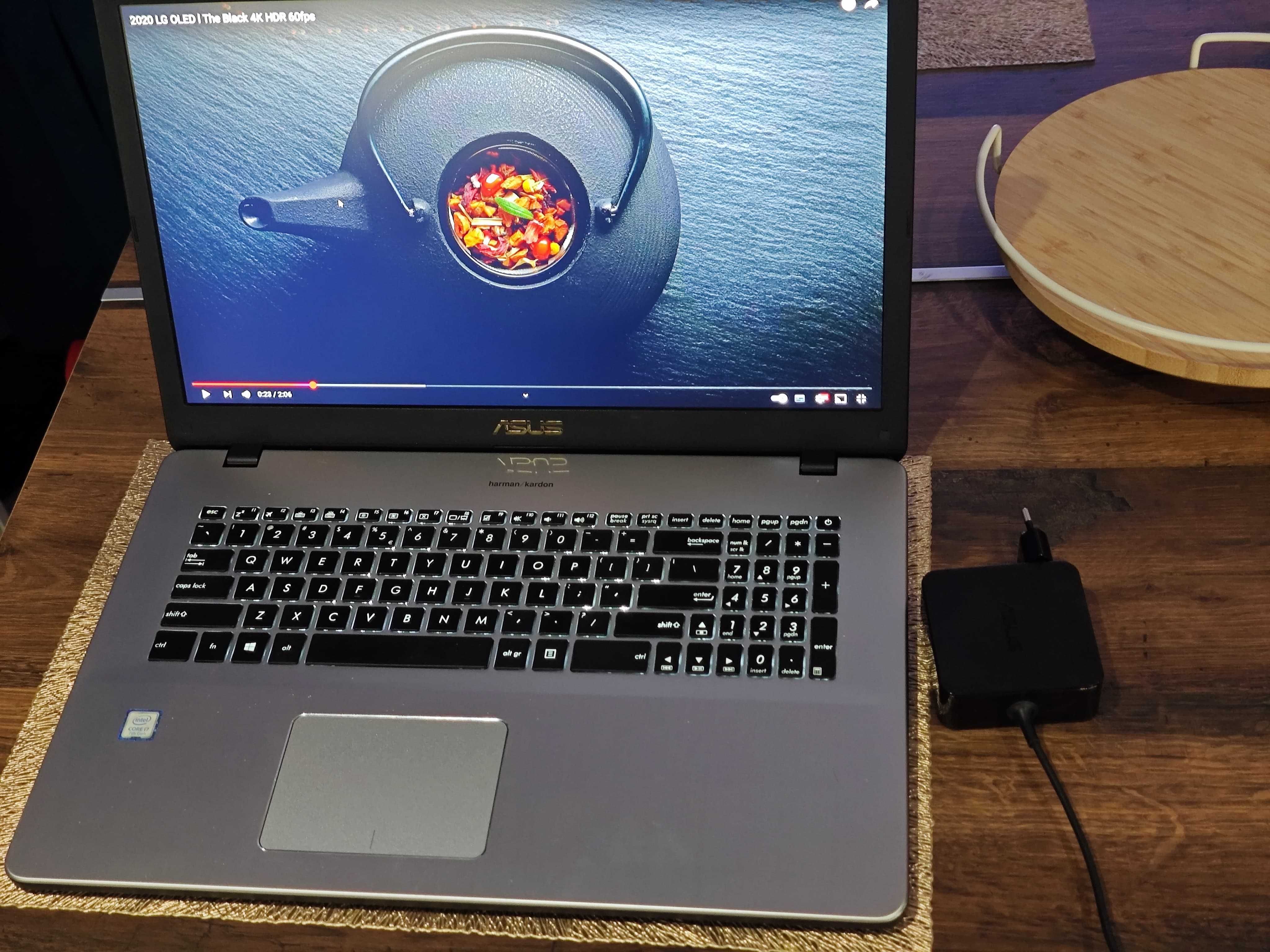 Laptop ASUS VivoBook Pro, Ecran mare, i7, 8Gb RAM