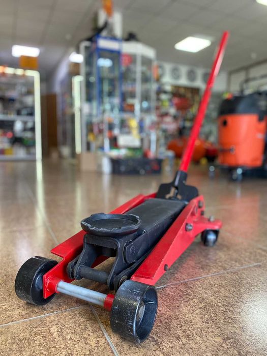 Домкрат 3.5 тонны с низким подхватом