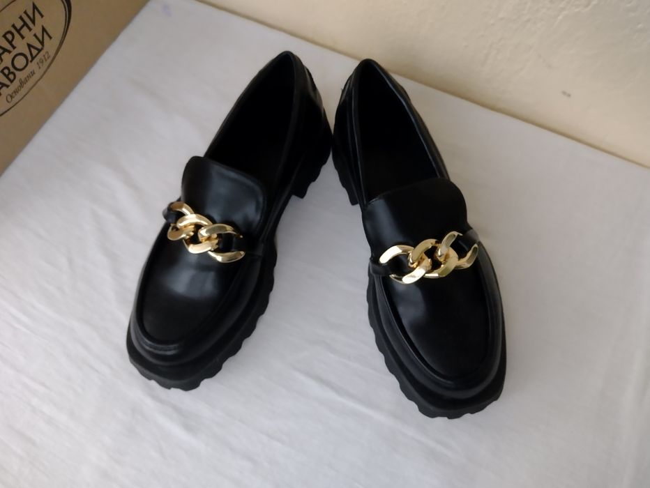 Чисто нови черни лофъри  номер 39