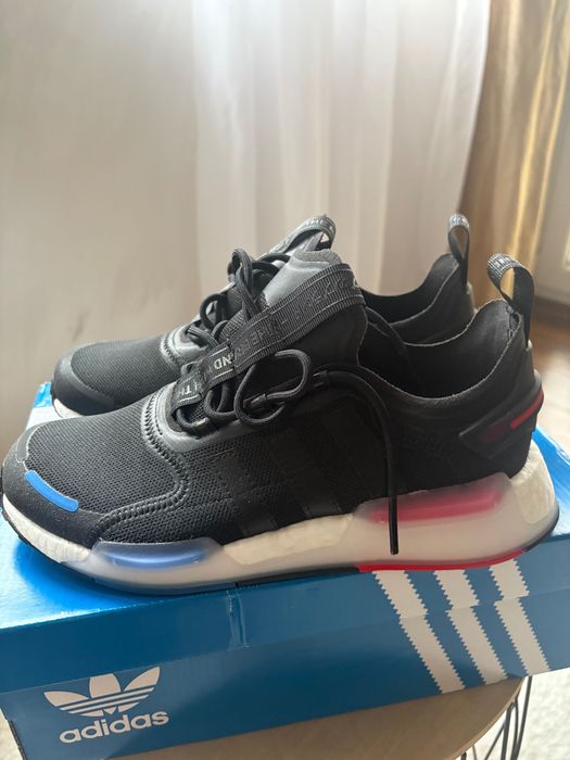 Маратонки ,,adidas” чисто нови в кутия!