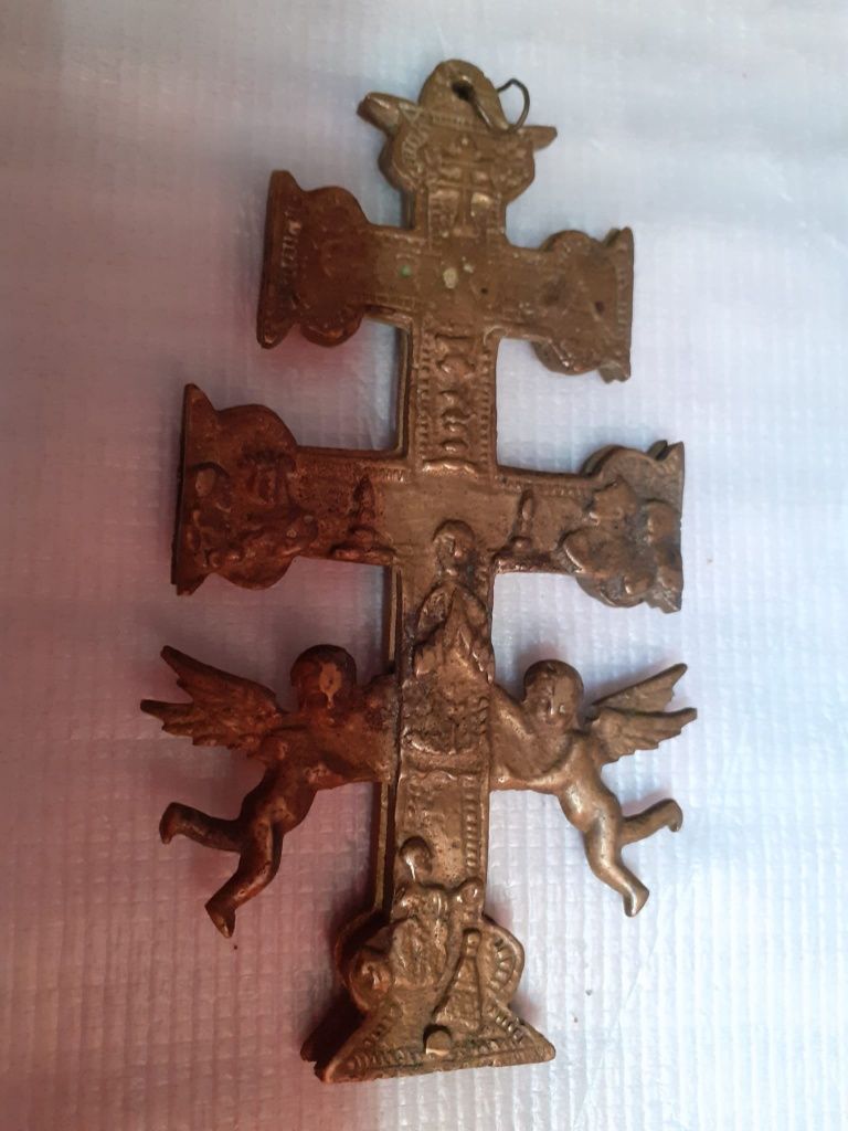 Crucifix vechi din  bronz