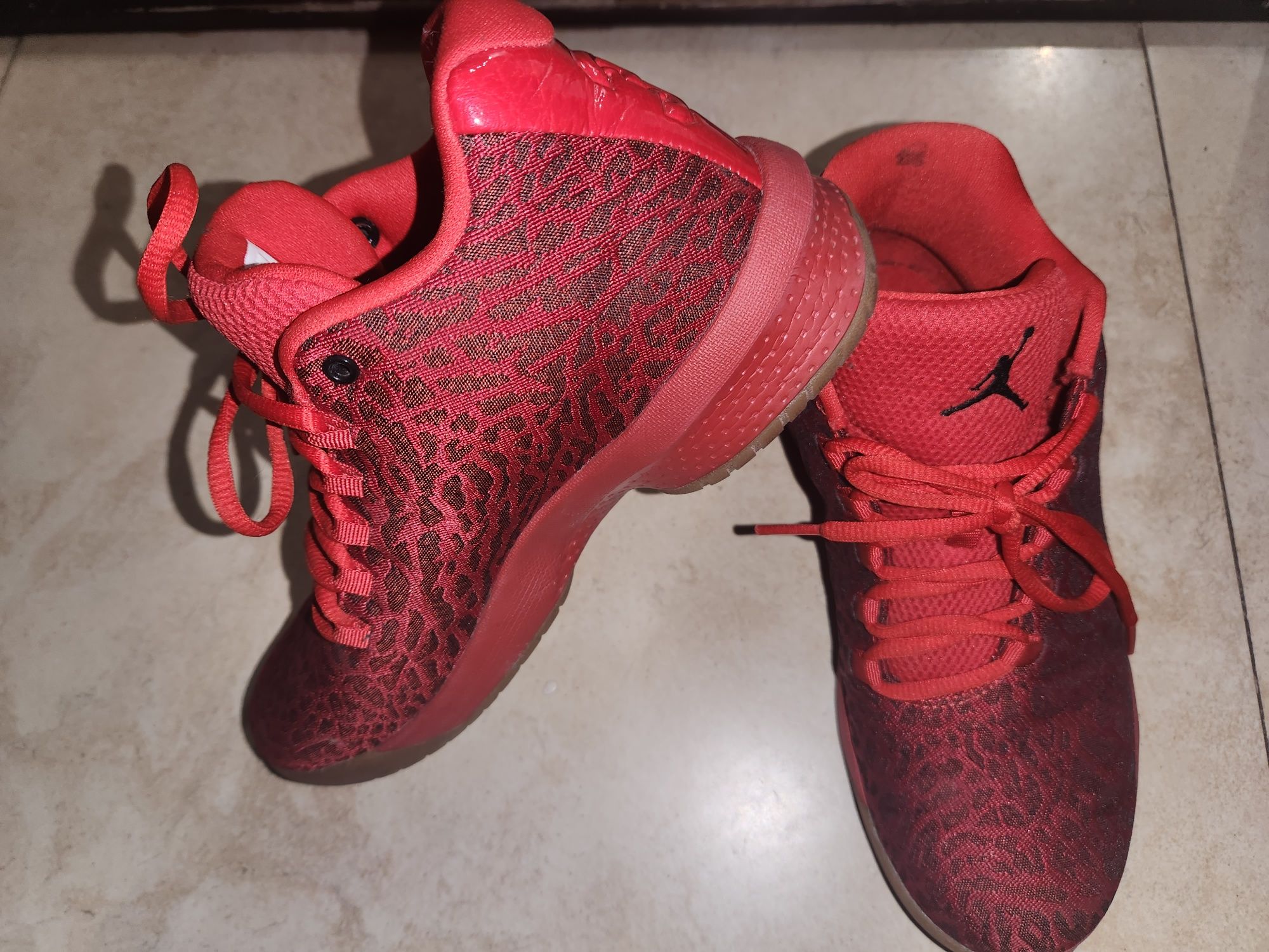 Pantofi sport Jordan B Fly Red mar.38,5