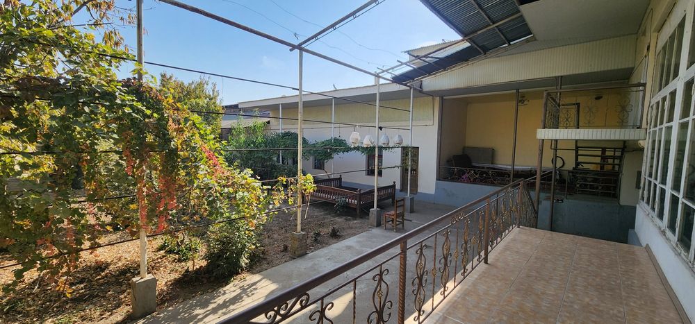 Хасанбой 1км от Пост Гаи место отличная 8соток фасад 20м 6комнатная