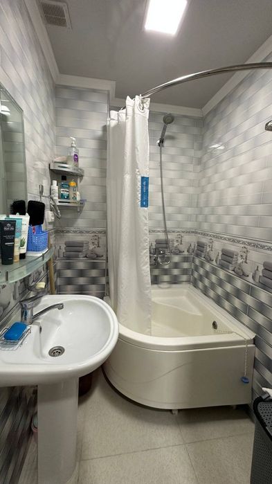 Sagdiyana med kollej 2 xona 4 etaj 6 etajli dom lift yoq