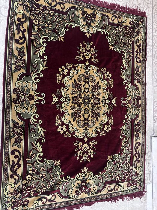 Диван креслолар учун гиламча