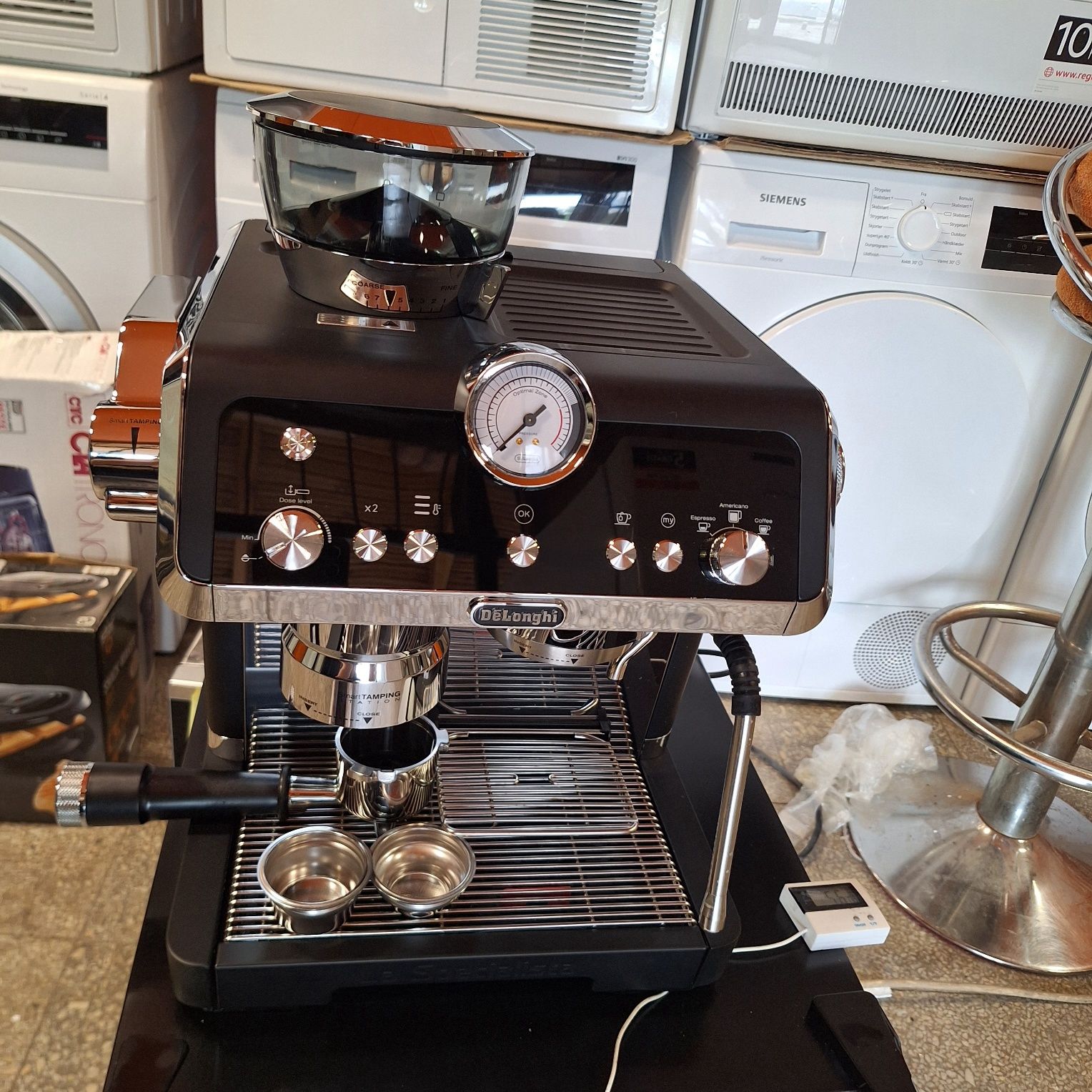 Еспресо кафе машина Delonghi La Specialista- нова мострена Бройка