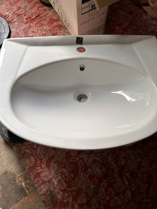 Раковина с пъедисталом для ванной