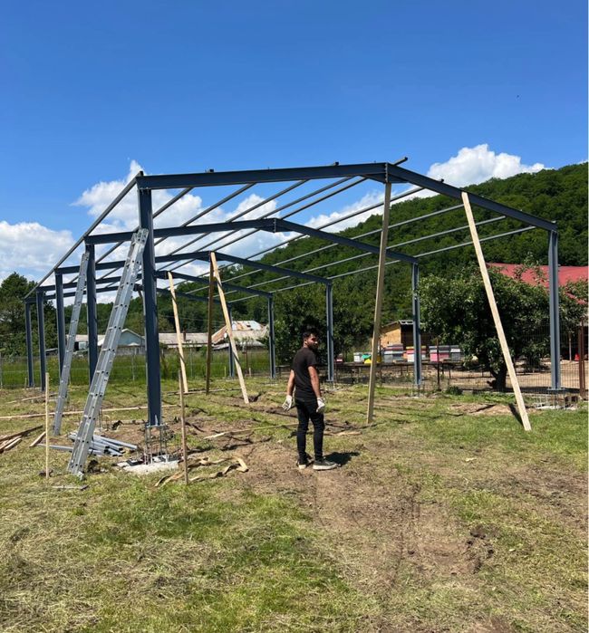 Vand hale si structuri metalice accept variante cu duba