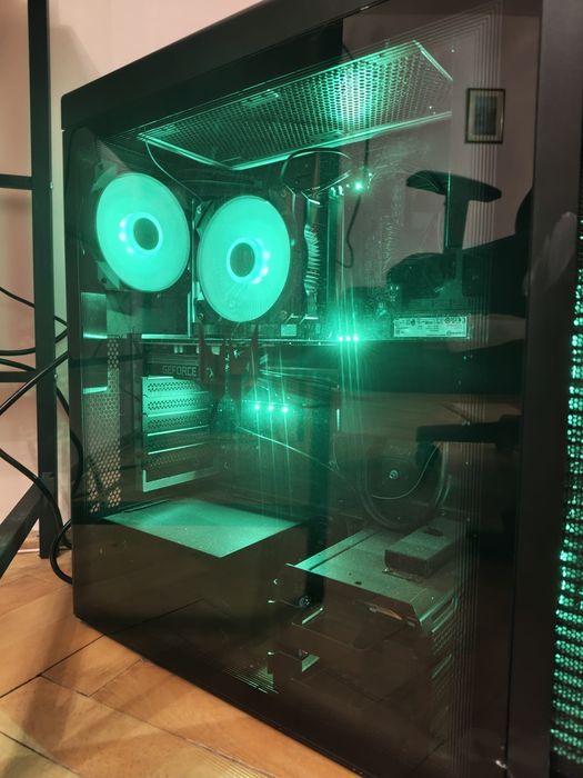 Desktop gaming Acer + monitor MSI curbat 31.5" 170 Hz 2K