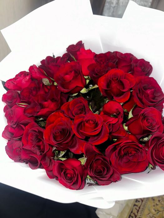 Карсные розы 25 штук