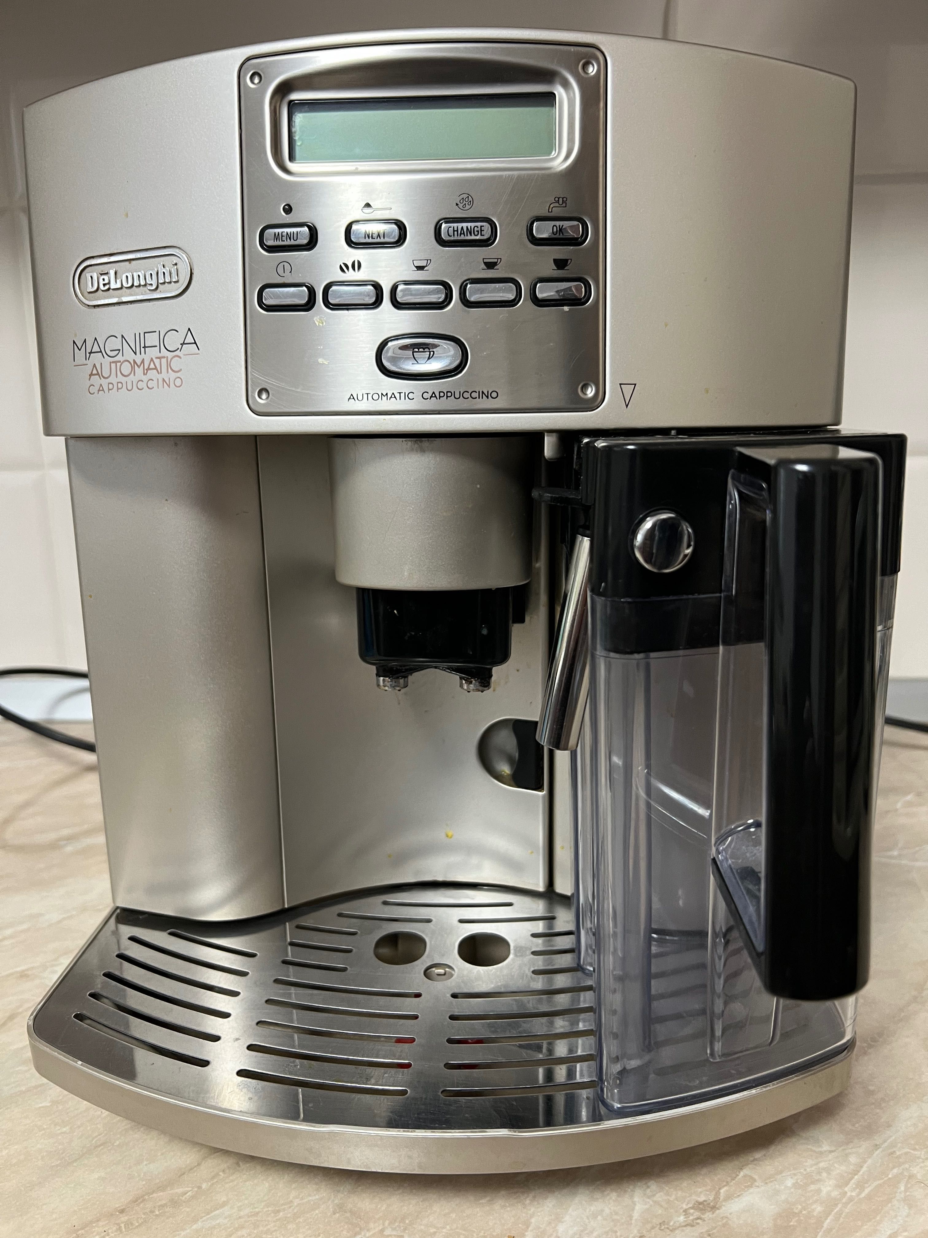 Expresor DeLonghi Magnifica Automatic Cappucino ESAM 3500