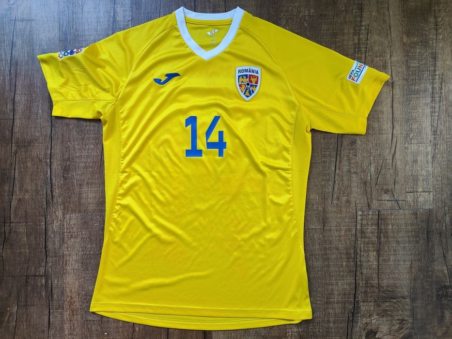 Tricouri de fotbal Romania - prețuri și mărimi in descriere