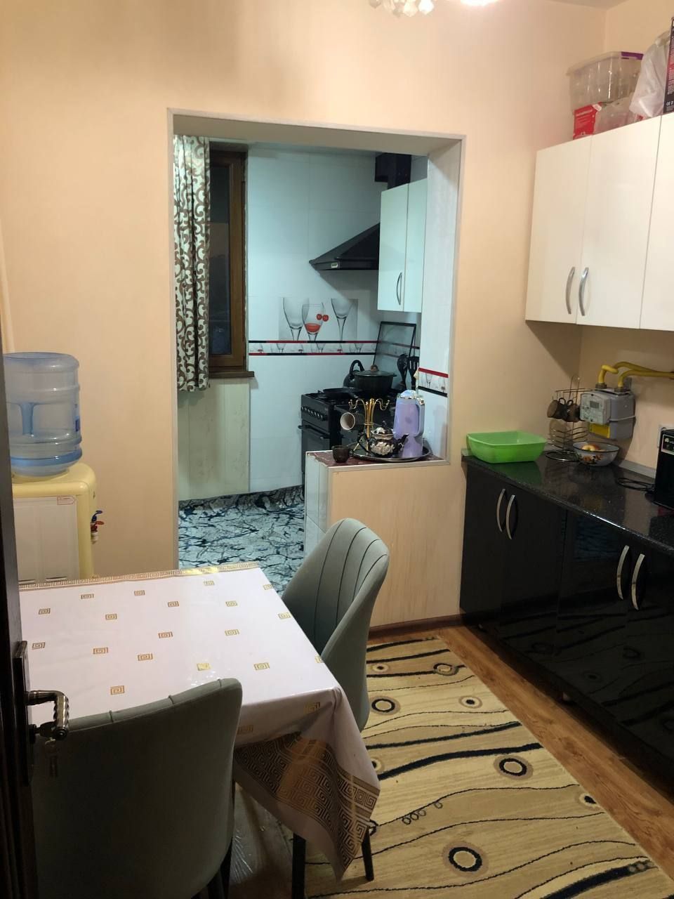 Чилонзор 12.    5хона
5.1.4
100 м² 
Балкон 2×6,
огород, подвал бор
77-