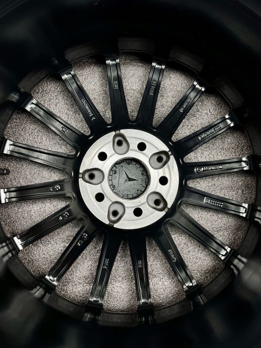 Jante originale Mercedes V Class W447 pe 19