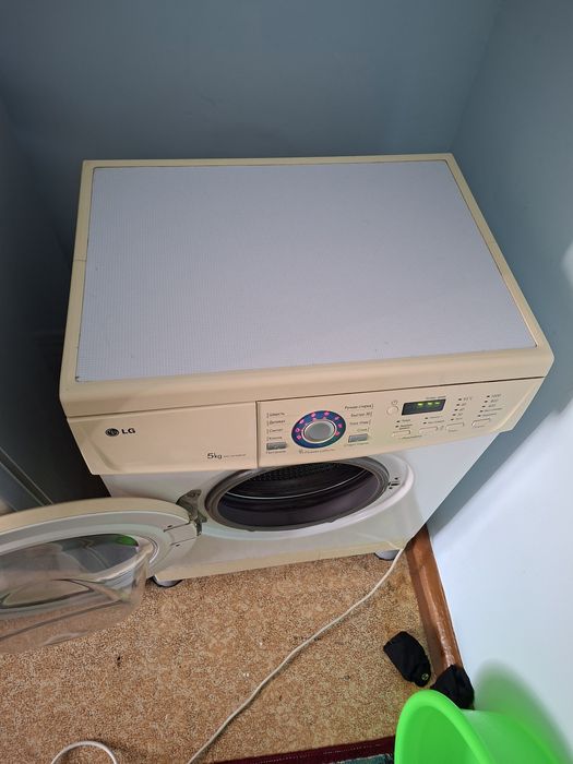 Прадаётся стиральная машинка