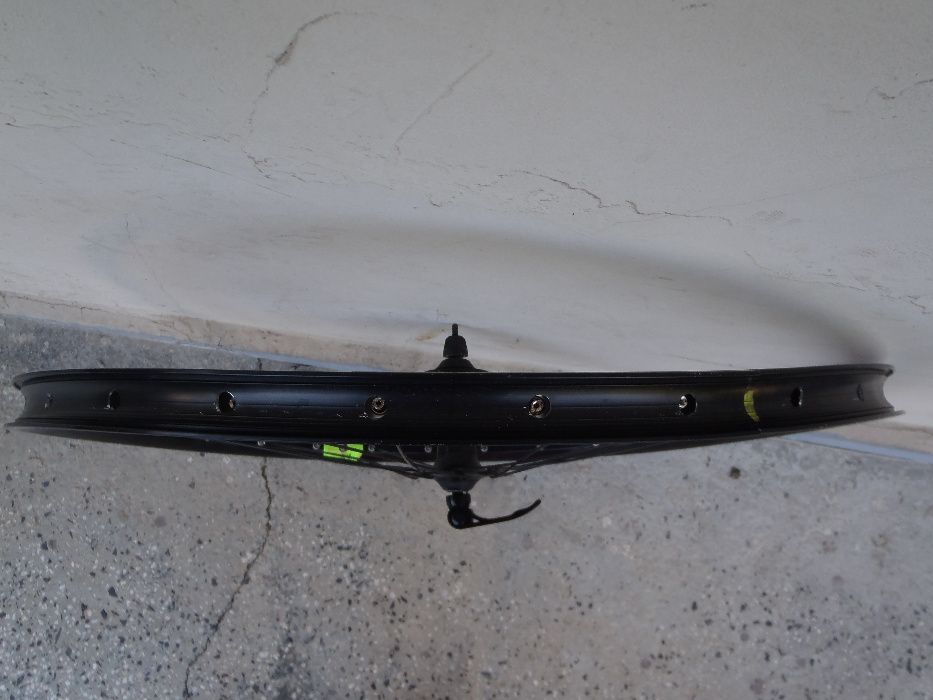 Предна капла 27.5“ с двустенна шина за дискова спирачка Rockrider