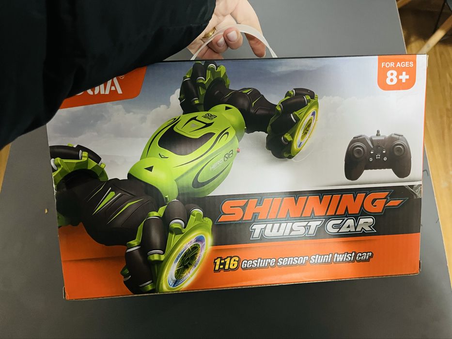 Paletii cu jucarii toate noi in cutii