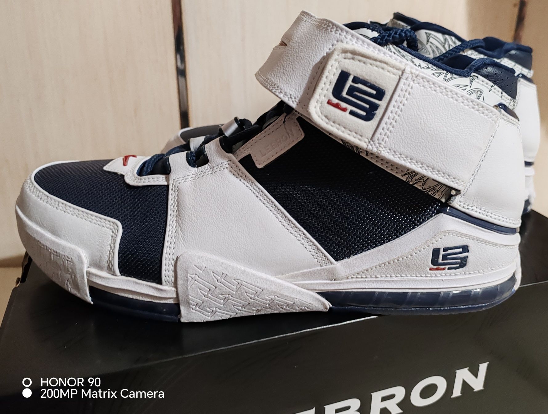 Nike Zoom Lebron II баскетболни Маратонки