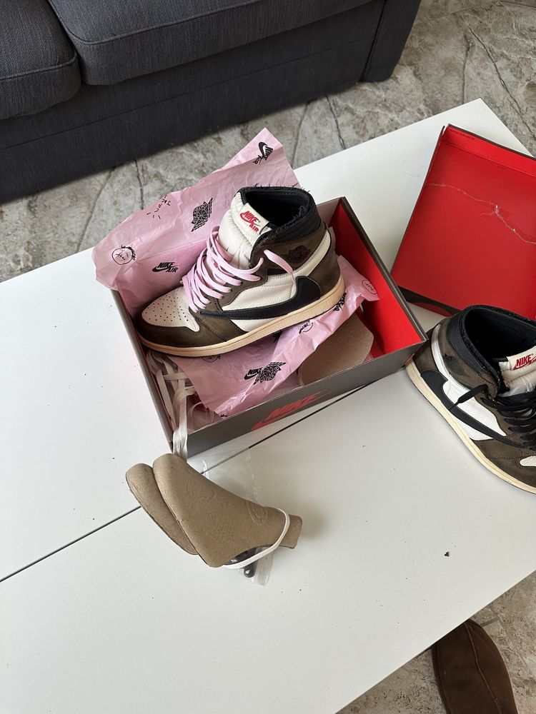 Travis Scott jordan 1
